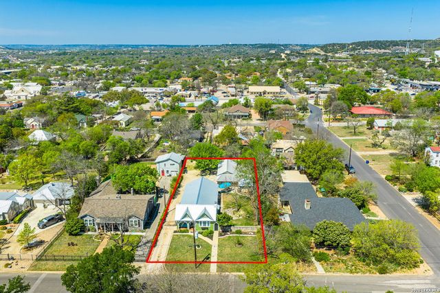 848 Washington St, Kerrville, TX 78028