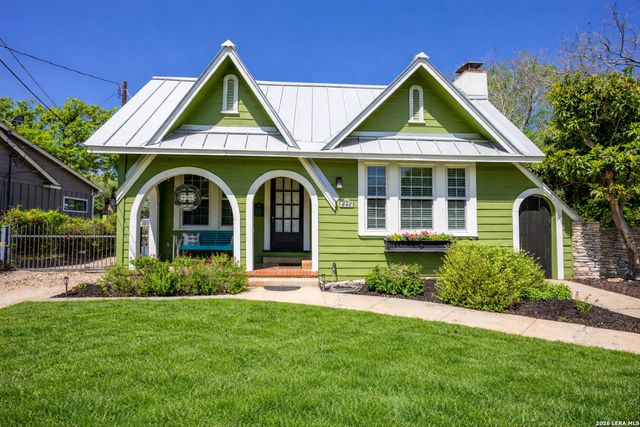 848 Washington St, Kerrville, TX 78028