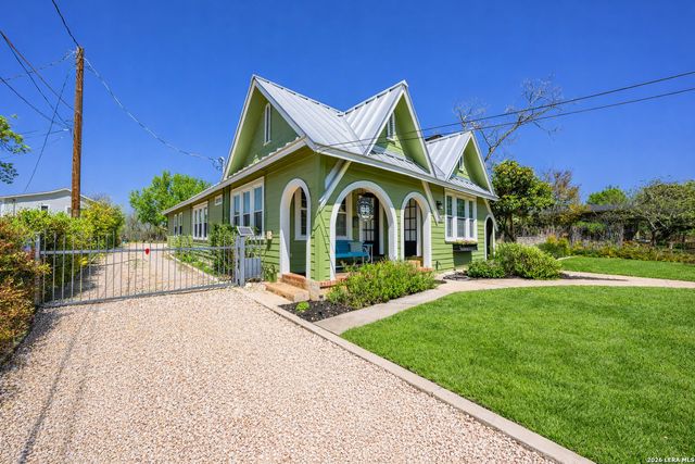 848 Washington St, Kerrville, TX 78028