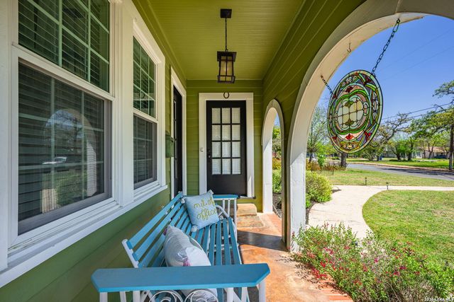 848 Washington St, Kerrville, TX 78028