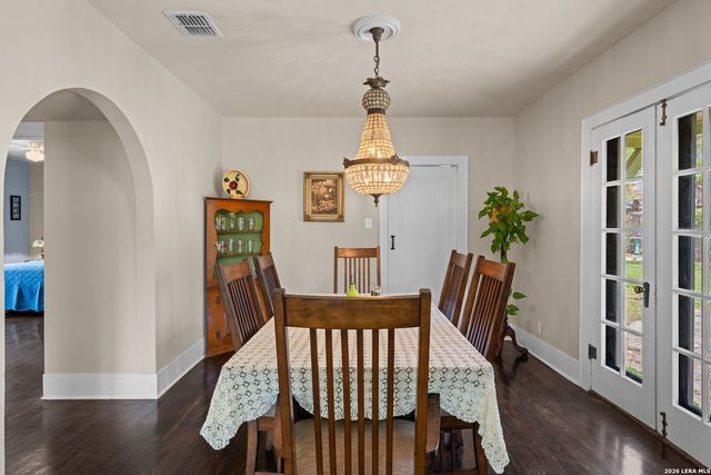 848 Washington St, Kerrville, TX 78028