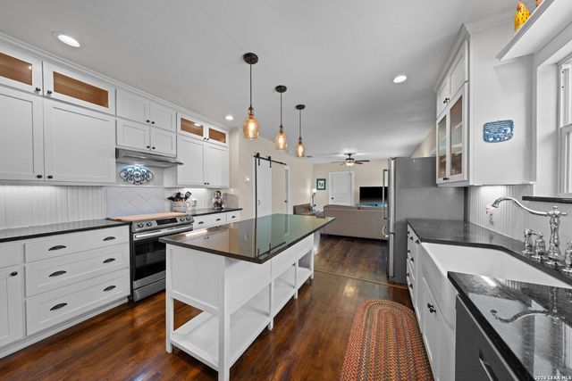 848 Washington St, Kerrville, TX 78028