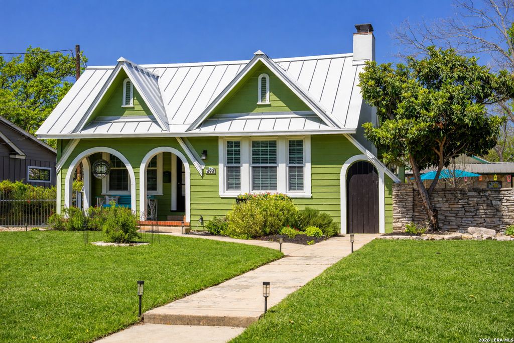 848 Washington St, Kerrville, TX 78028