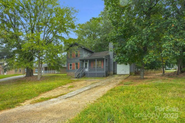 6223 Whitewater Drive, Charlotte, NC 28214