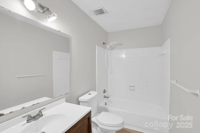 6223 Whitewater Drive, Charlotte, NC 28214