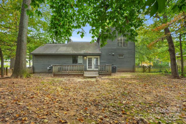 6223 Whitewater Drive, Charlotte, NC 28214