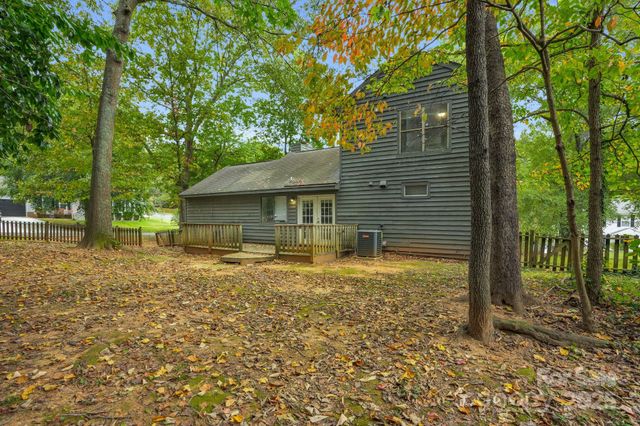6223 Whitewater Drive, Charlotte, NC 28214