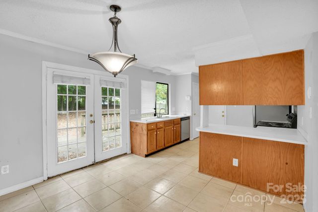 6223 Whitewater Drive, Charlotte, NC 28214