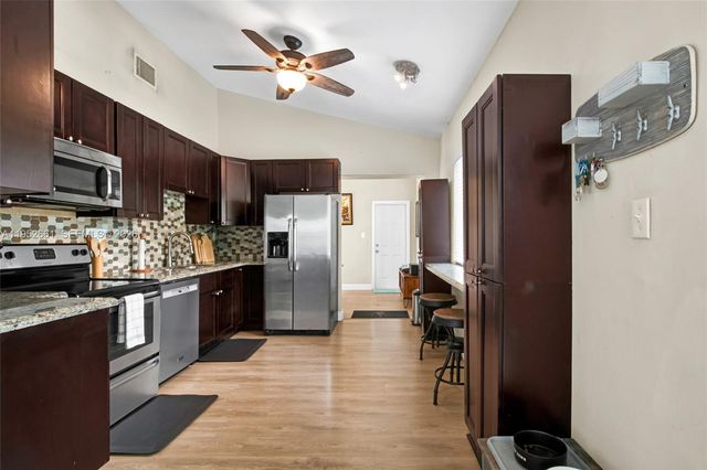 1512 SW 24th St, Fort Lauderdale, FL 33315