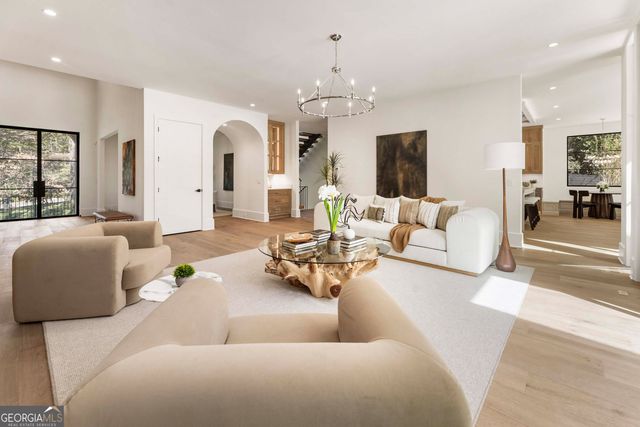 388 Londonberry Road NW, Sandy Springs, GA 30327