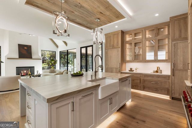 388 Londonberry Road NW, Sandy Springs, GA 30327