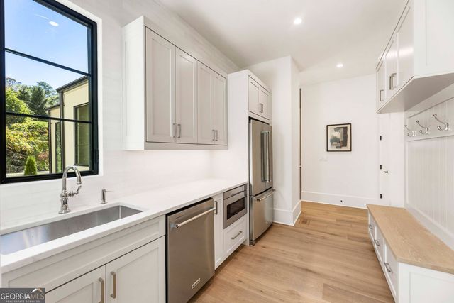 388 Londonberry Road NW, Sandy Springs, GA 30327