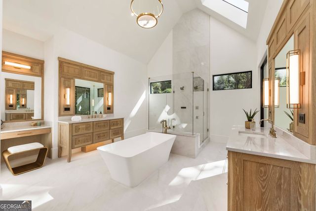 388 Londonberry Road NW, Sandy Springs, GA 30327