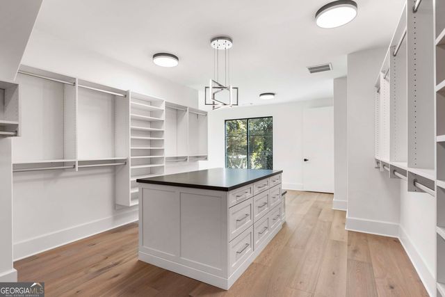 388 Londonberry Road NW, Sandy Springs, GA 30327