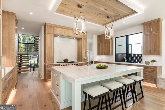 388 Londonberry Road NW, Sandy Springs, GA 30327