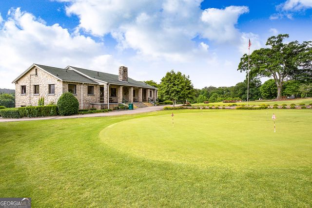 388 Londonberry Road NW, Sandy Springs, GA 30327