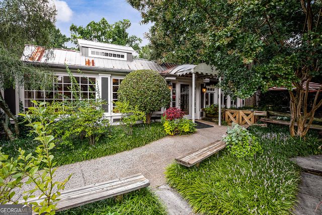 388 Londonberry Road NW, Sandy Springs, GA 30327