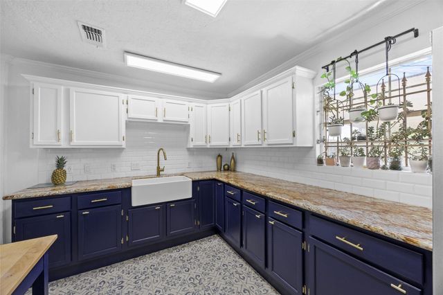 5874 Beldart Street, Houston, TX 77033