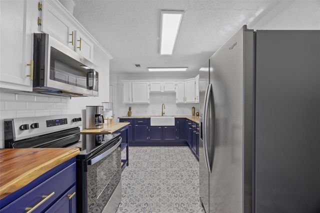 5874 Beldart Street, Houston, TX 77033