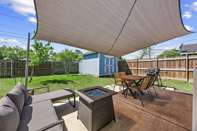 5874 Beldart Street, Houston, TX 77033