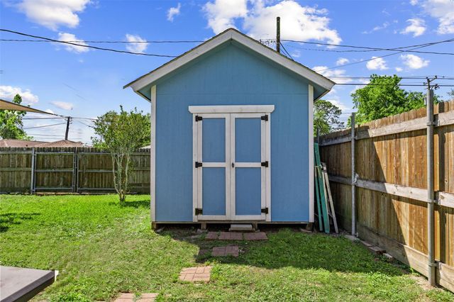 5874 Beldart Street, Houston, TX 77033