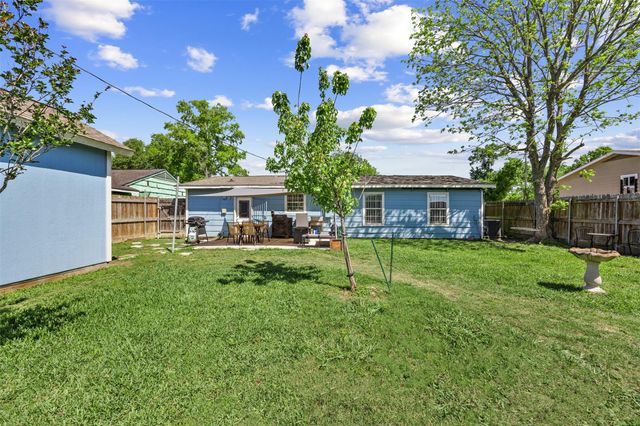 5874 Beldart Street, Houston, TX 77033