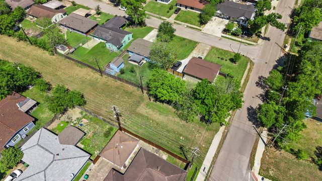 5874 Beldart Street, Houston, TX 77033