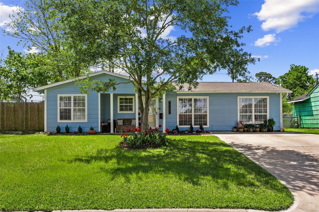 5874 Beldart Street, Houston, TX 77033