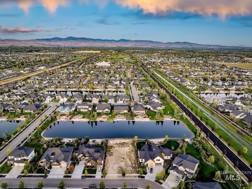 1370 N Honalee Ave, Eagle, ID 83616