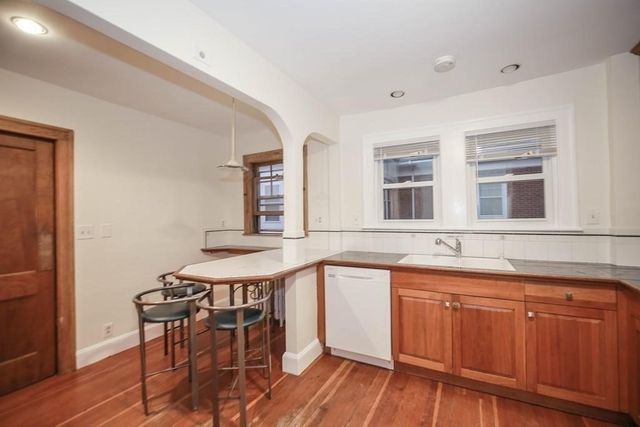 35 Greycliff Rd 1, Boston, MA 02135