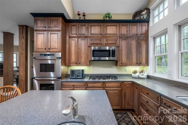 412 Granny Lewis Lane, Mars Hill, NC 28754