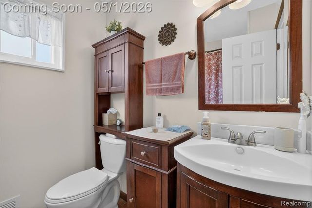 11020 Henderson Road, Otisville, MI 48463