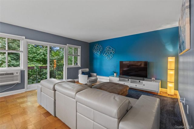 73 Lorraine Terrace 325, Mount Vernon, NY 10553
