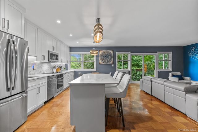 73 Lorraine Terrace 325, Mount Vernon, NY 10553