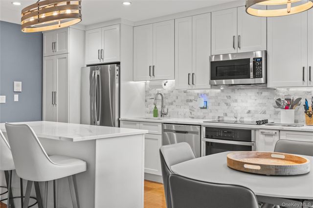 73 Lorraine Terrace 325, Mount Vernon, NY 10553