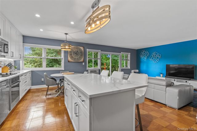 73 Lorraine Terrace 325, Mount Vernon, NY 10553
