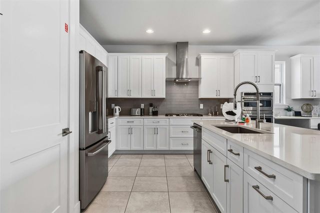 7464 GATHERING DRIVE, Reunion, FL 34747