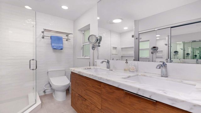 335 Old School Road, Gulf Stream, FL 33483
