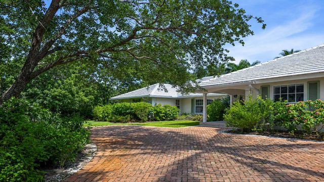335 Old School Road, Gulf Stream, FL 33483