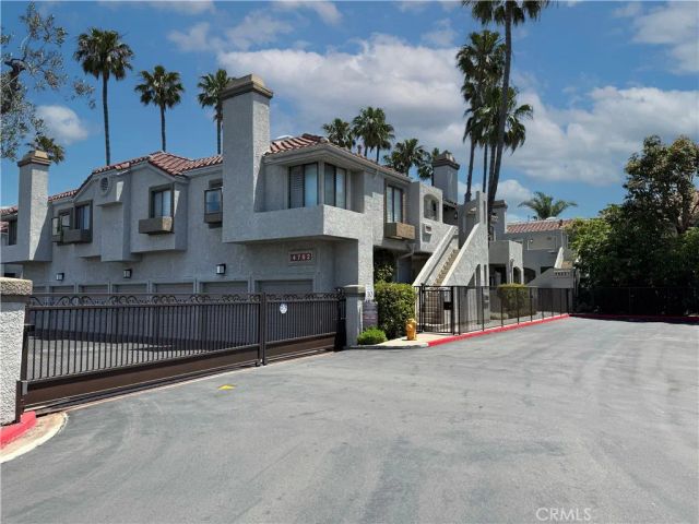 4762 Tiara 102, Huntington Beach, CA 92649