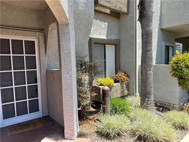 4762 Tiara 102, Huntington Beach, CA 92649