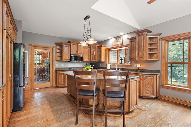 19412 S Woodedge Lane, Mokena, IL 60448