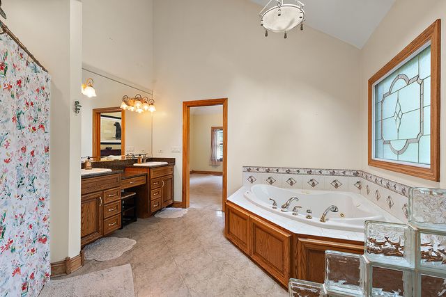 19412 S Woodedge Lane, Mokena, IL 60448
