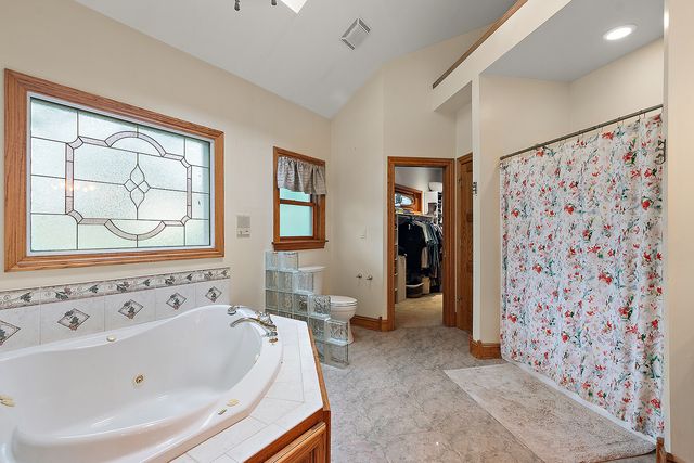 19412 S Woodedge Lane, Mokena, IL 60448