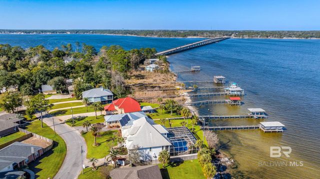 880 Paradise Beach Circle, Pensacola, FL 32506