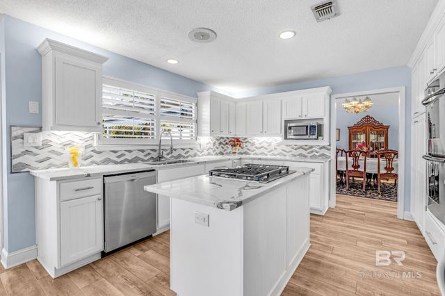 880 Paradise Beach Circle, Pensacola, FL 32506