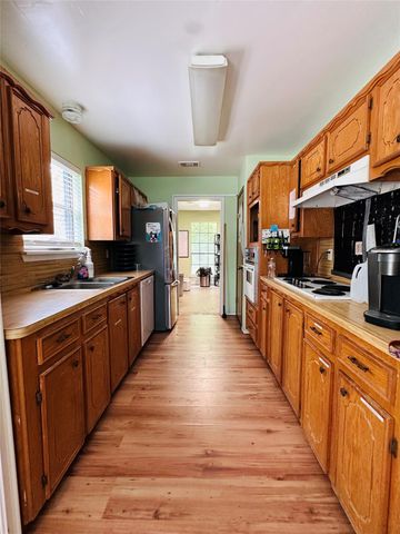 619 Lakeville Drive, Kingwood, TX 77339