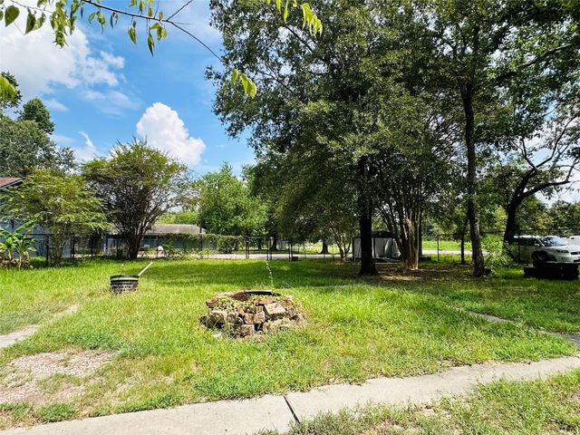 619 Lakeville Drive, Kingwood, TX 77339