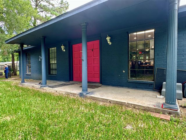 619 Lakeville Drive, Kingwood, TX 77339