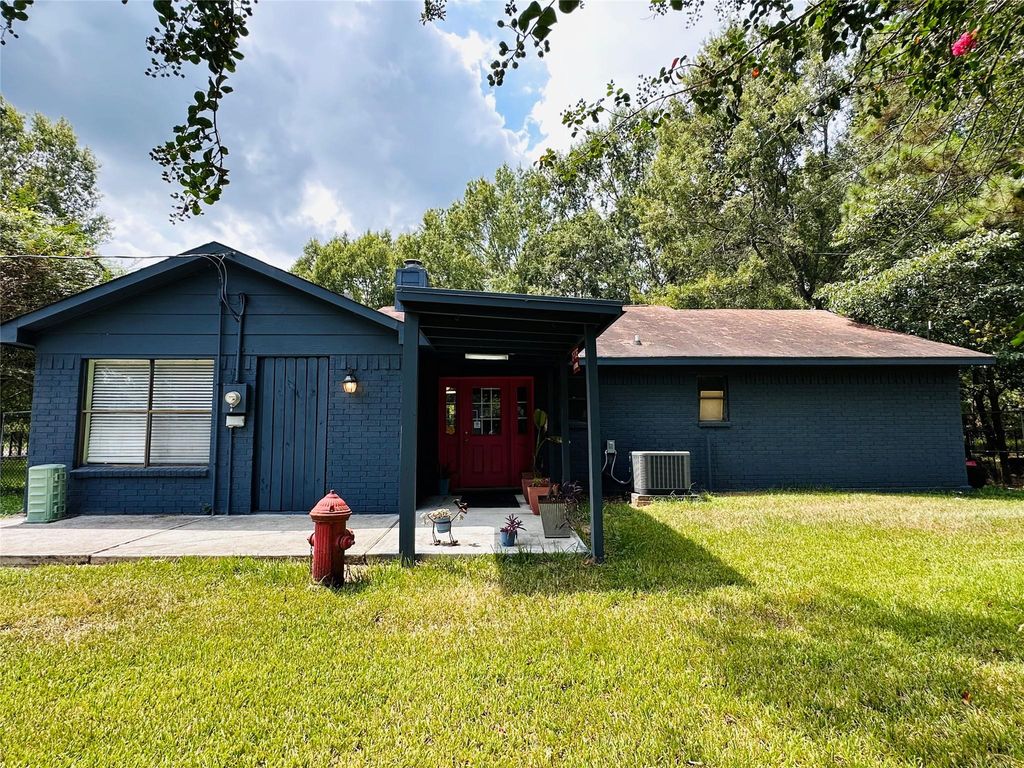 619 Lakeville Drive, Kingwood, TX 77339